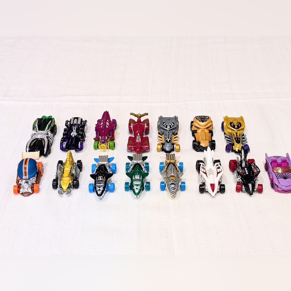 Cool 15pc Hot Wheels Fantasy Car Lot - Shark & Monster Cars!